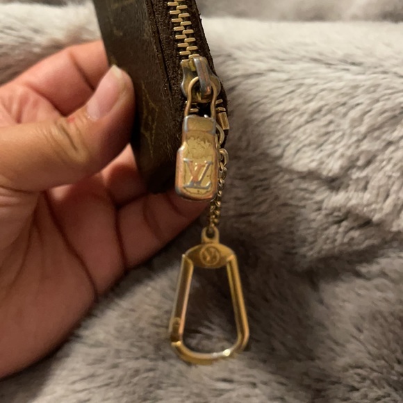 Authentic Louis Vuitton Monogram key pouch - Picture 3 of 11